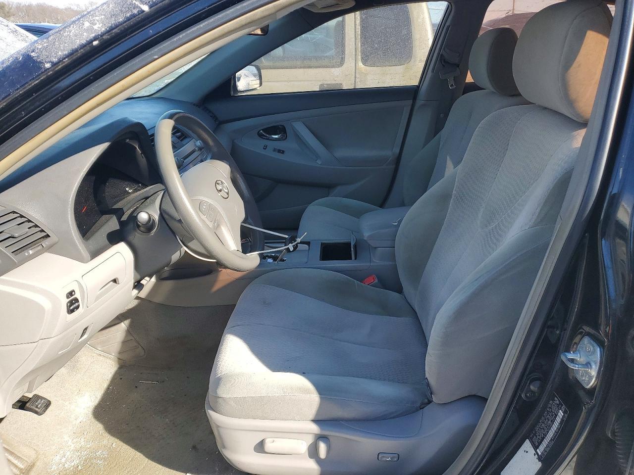 2010 Toyota Camry Base - Фото 7