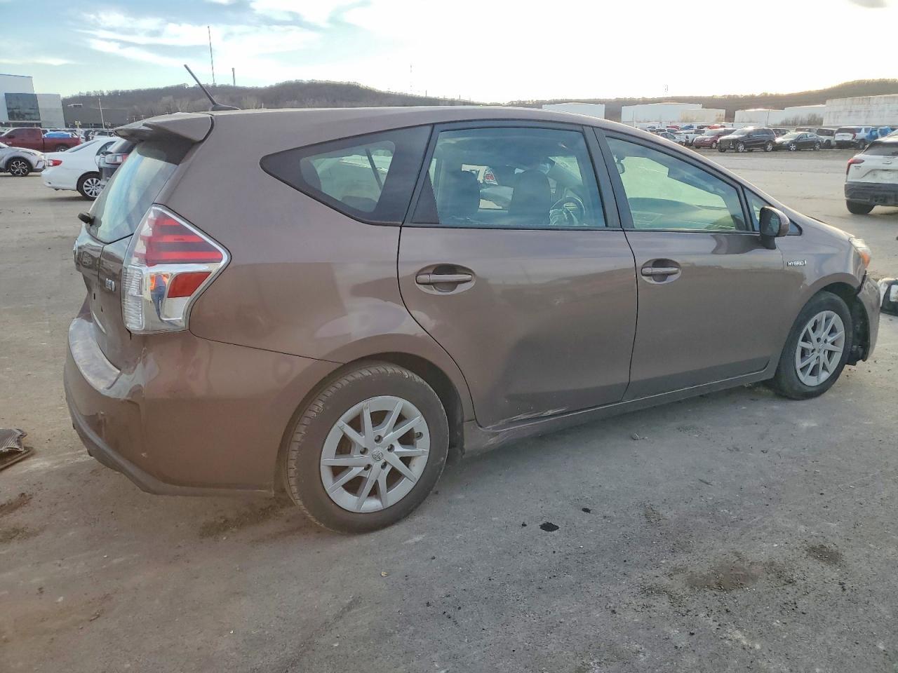 2015 Toyota Prius V - Фото 3