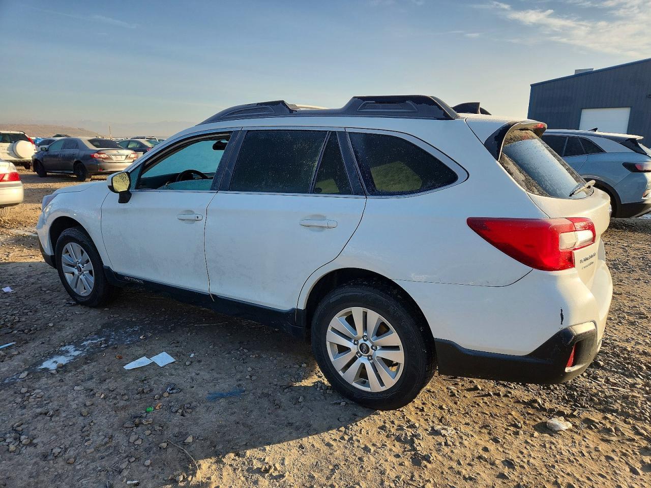 2018 Subaru Outback 2.5I Premium - Фото 2