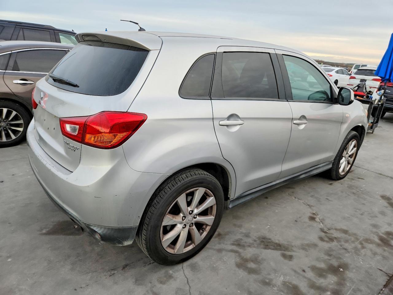 2014 Mitsubishi Outlander Sport Es - Фото 3
