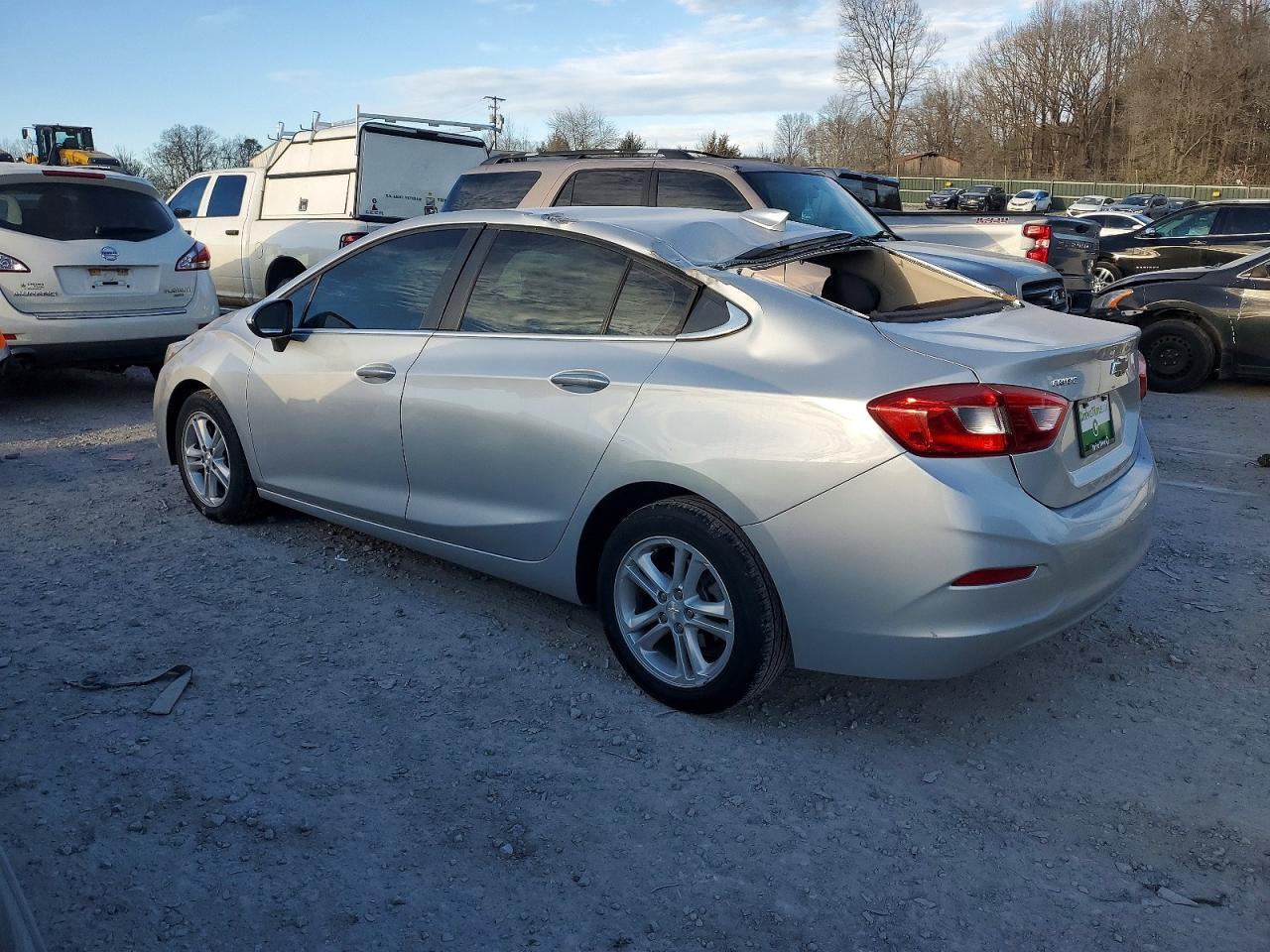2018 Chevrolet Cruze Lt - Image 2