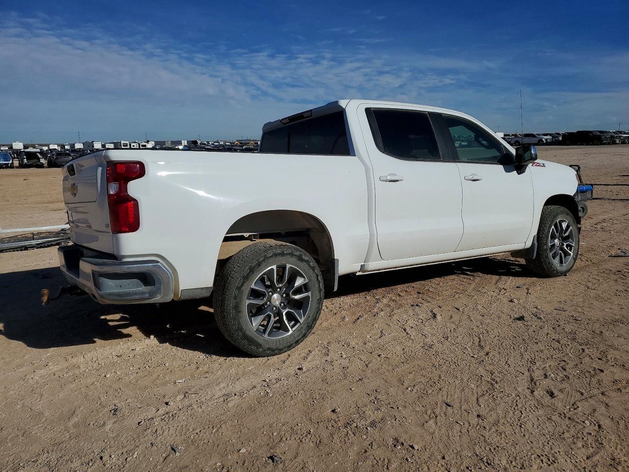 2024 Chevrolet Silverado K1500 Lt - Image 3