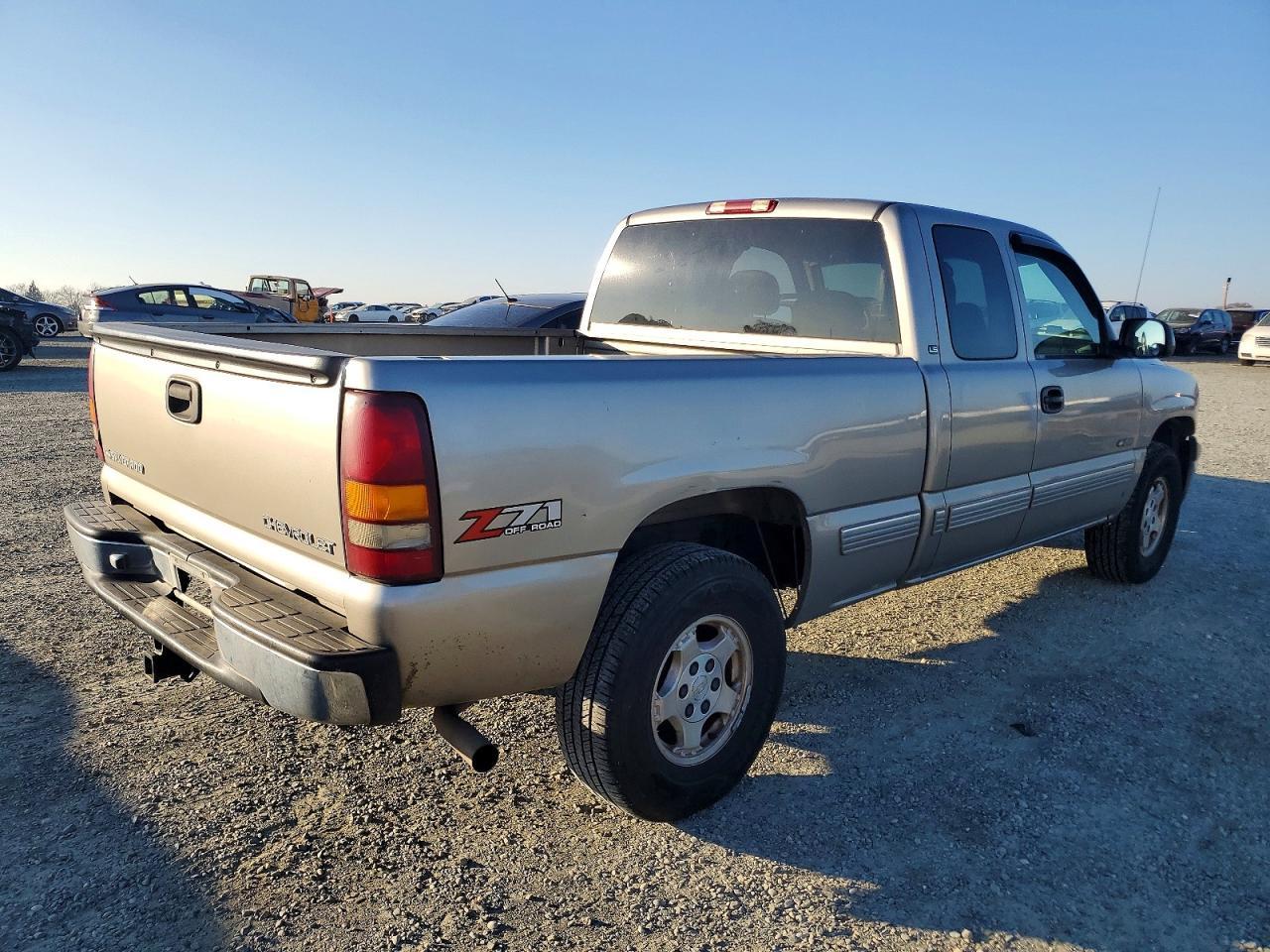 2001 Chevrolet Silverado K1500 - Image 3
