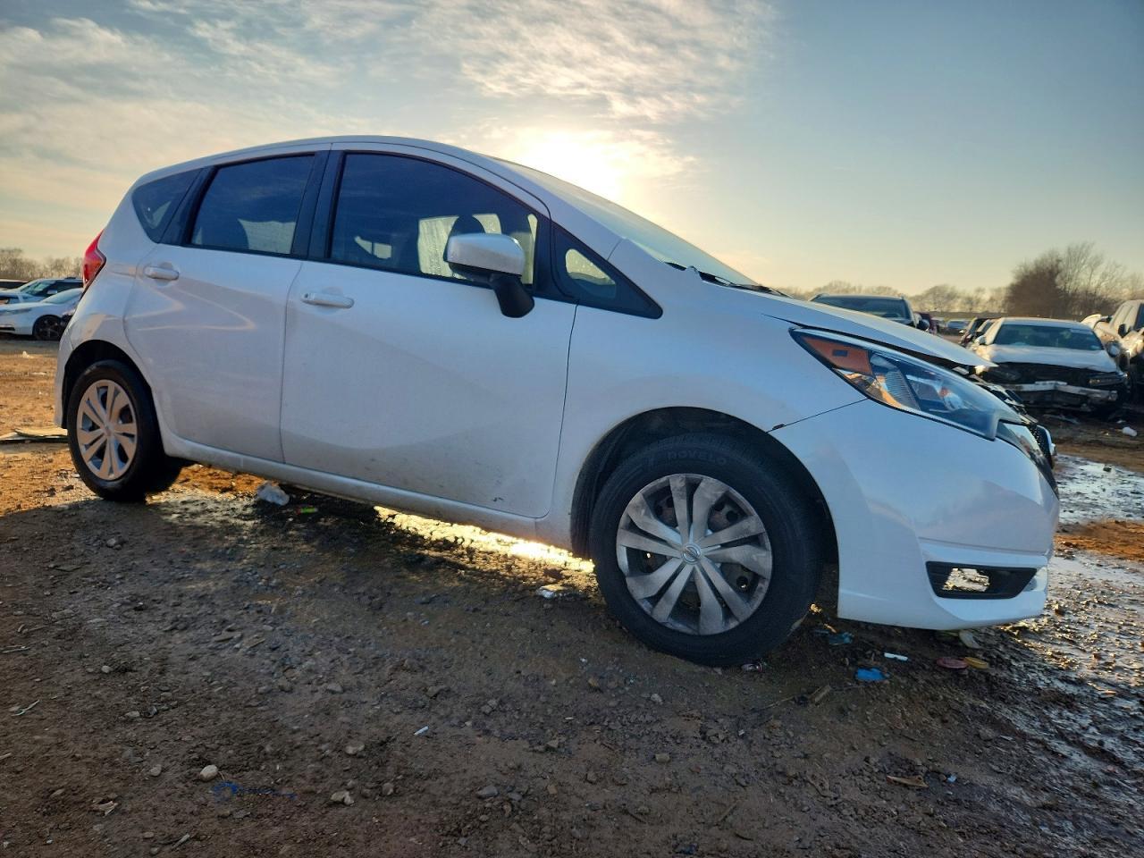 2017 Nissan Versa Note S - Фото 4