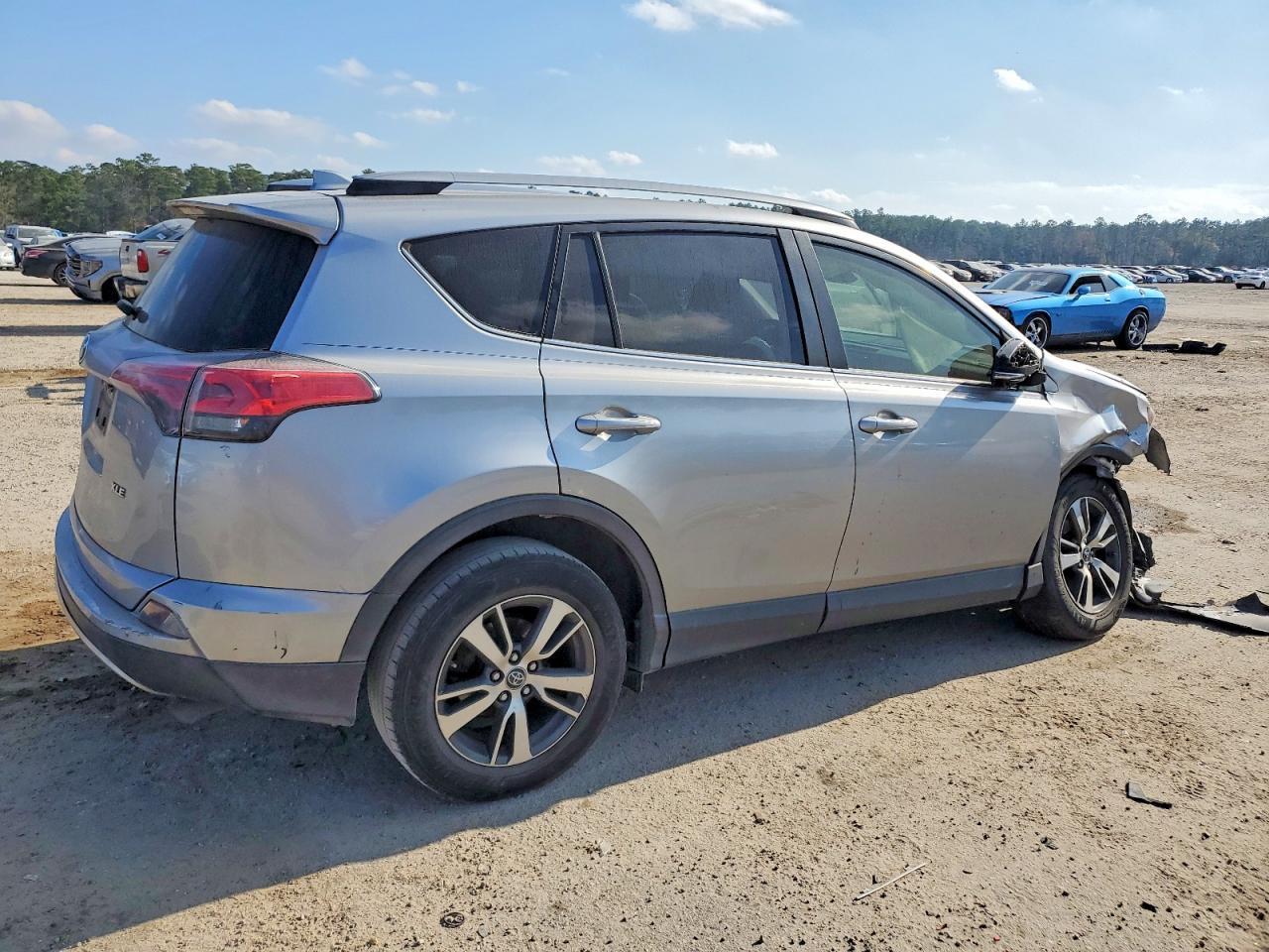 2018 Toyota Rav4 Adventure - Фото 3