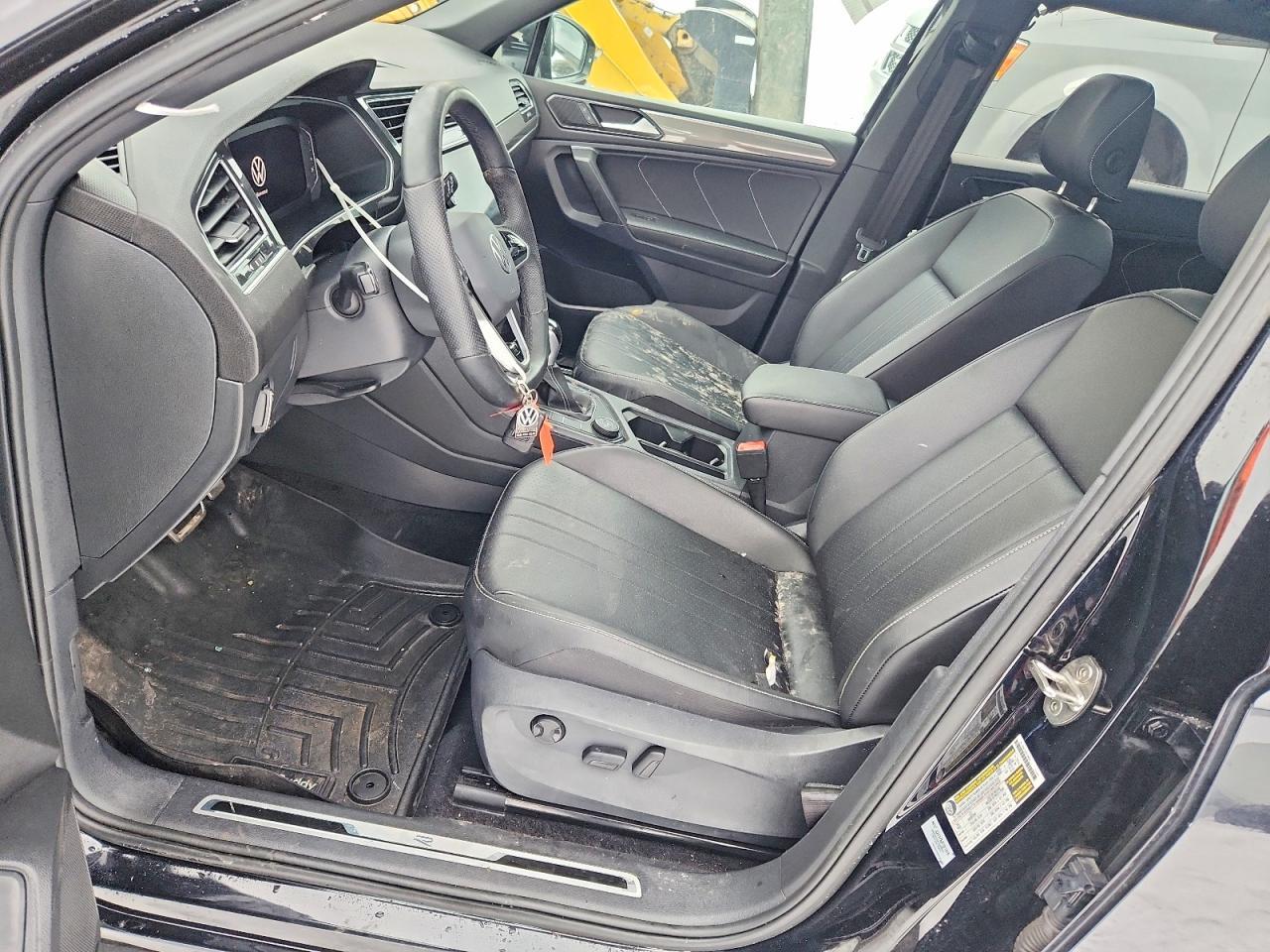 2023 Volkswagen Tiguan Se R-Line Black - Image 7