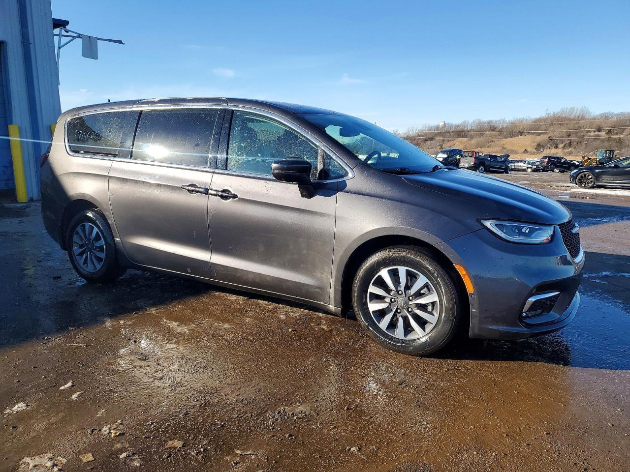2022 Chrysler Pacifica Hybrid Touring L - Фото 4