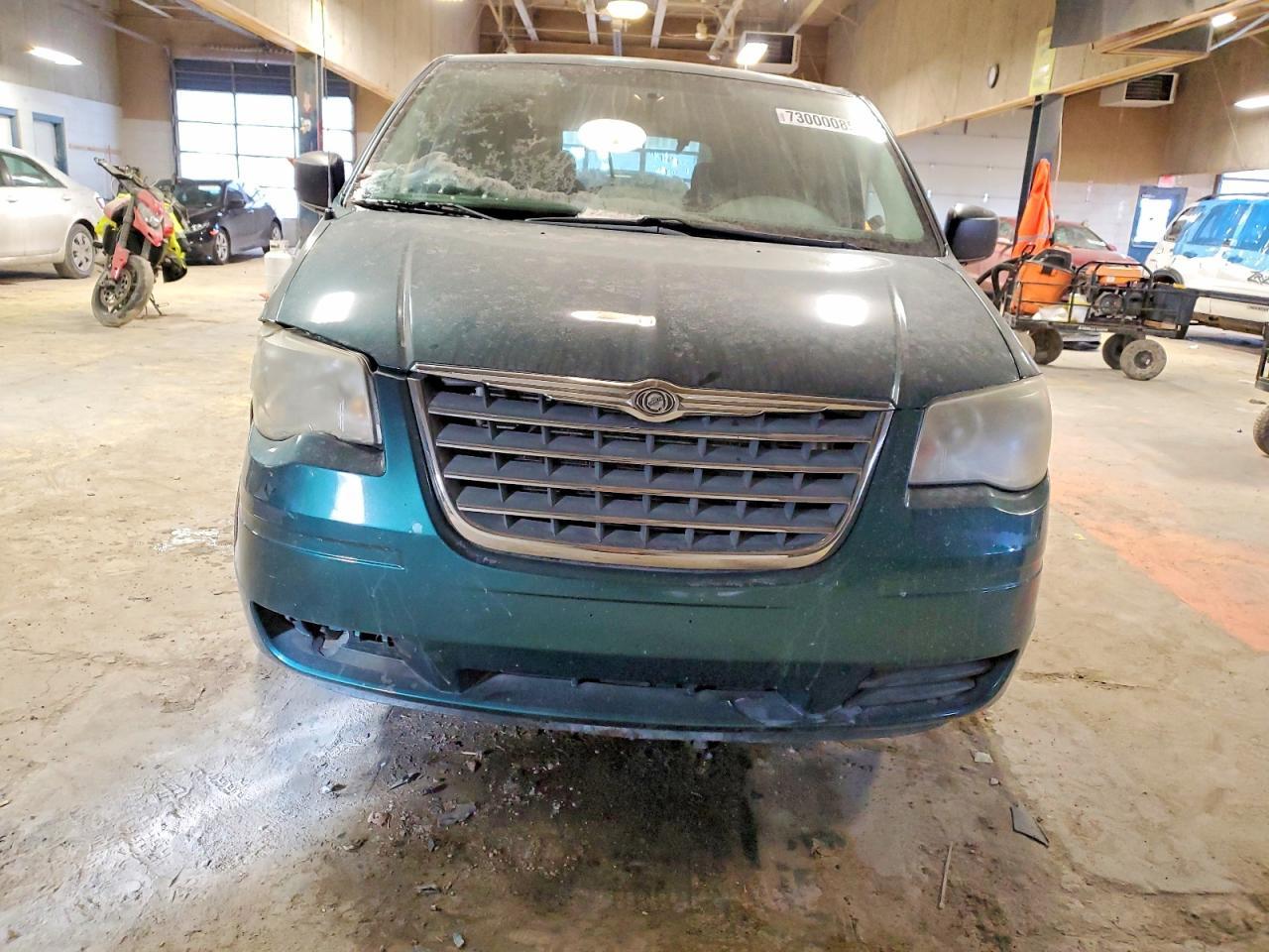 2009 Chrysler Town & Country Lx - Фото 5