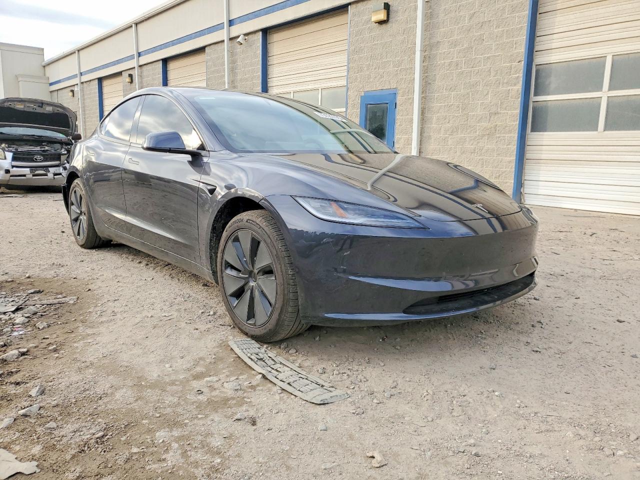 2025 Tesla Model 3 - Image 4