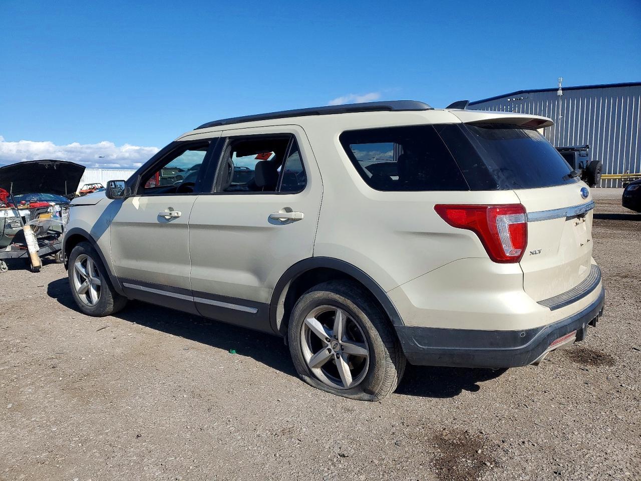 2018 Ford Explorer Xlt - Фото 2