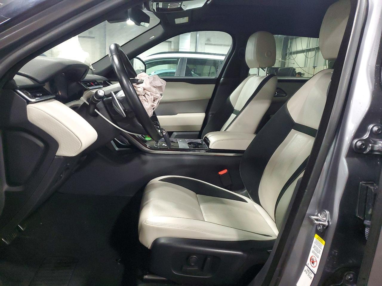 2020 Land Rover Range Rover Velar R-Dynamic S - Image 7