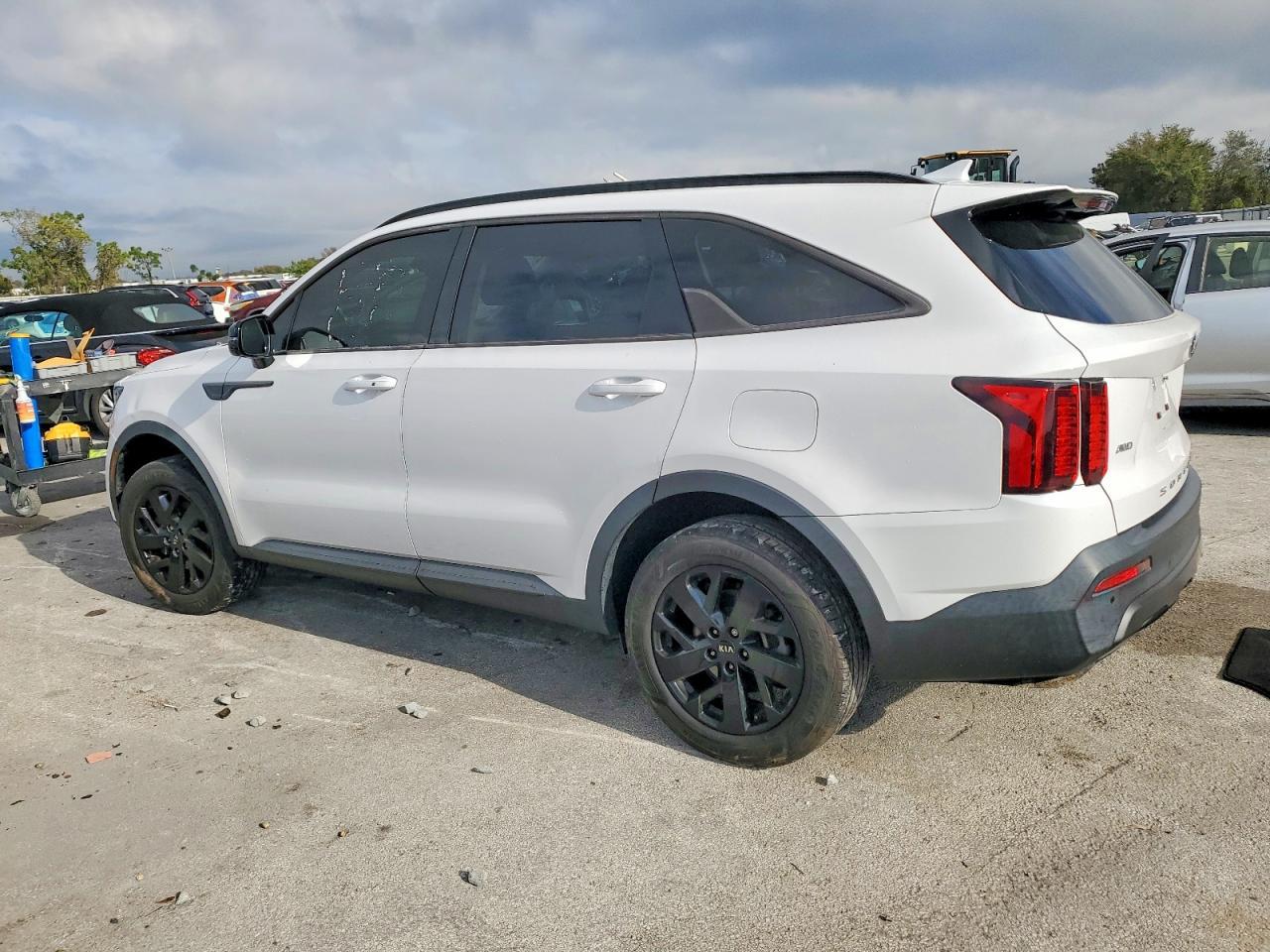2021 Kia Sorento S - Фото 2