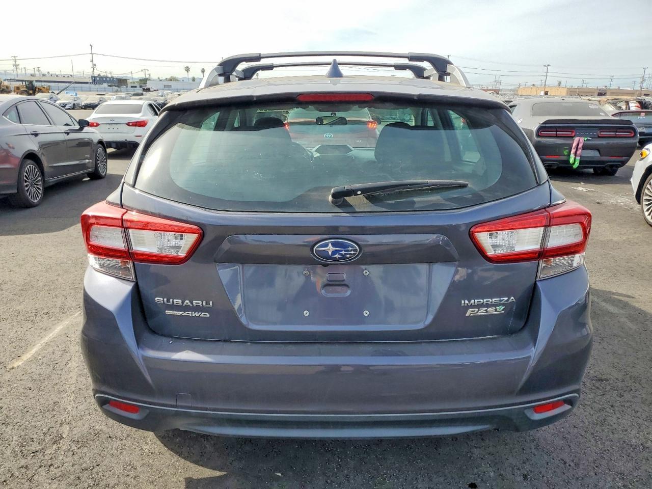 2017 Subaru Impreza Premium - Фото 6