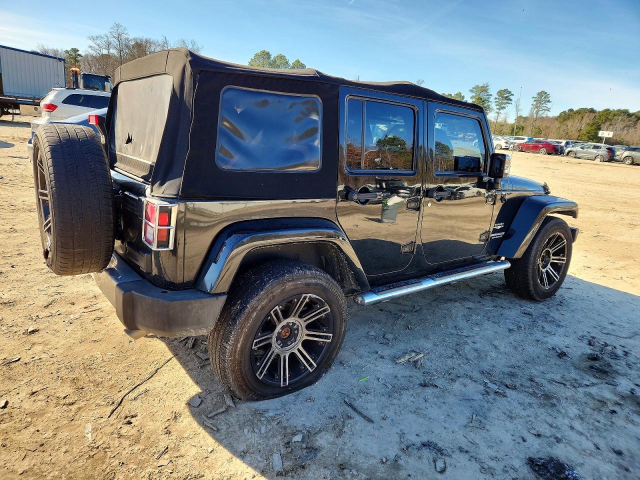 2015 Jeep Wrangler Unlimited Sahara - Фото 3