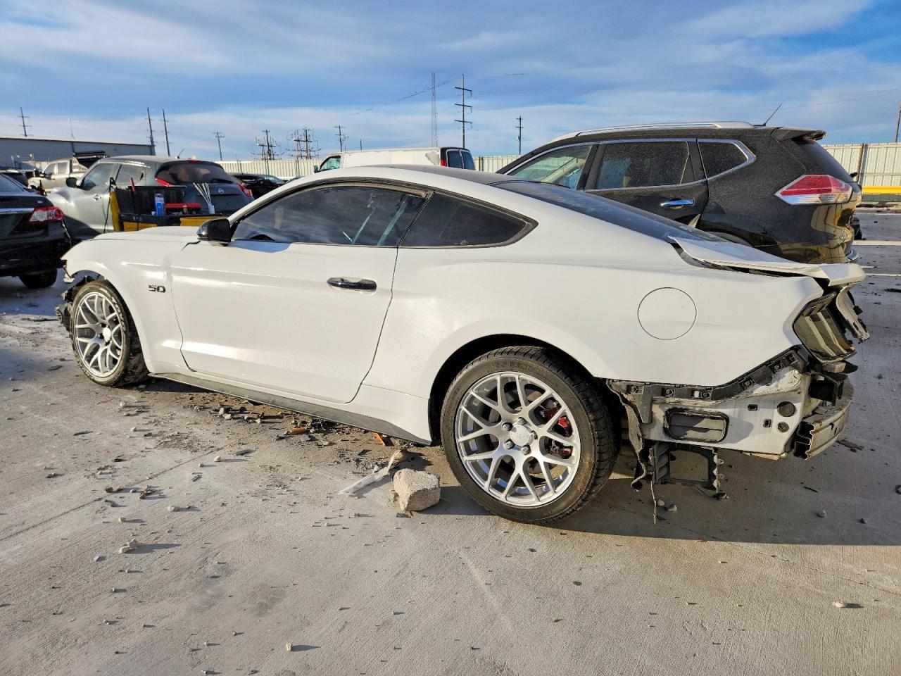 2017 Ford Mustang Gt - Фото 2