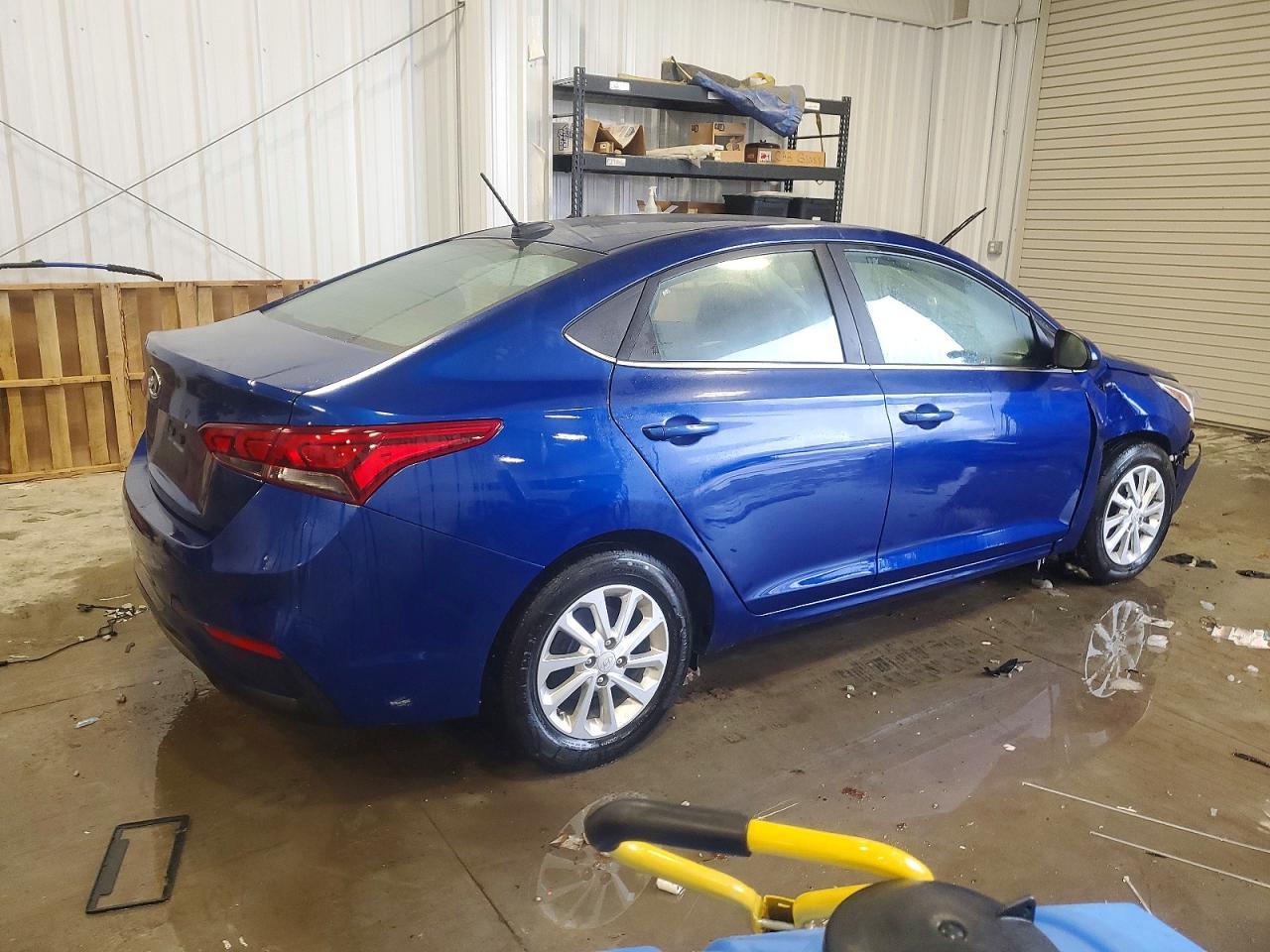 2022 Hyundai Accent Sel - Image 3