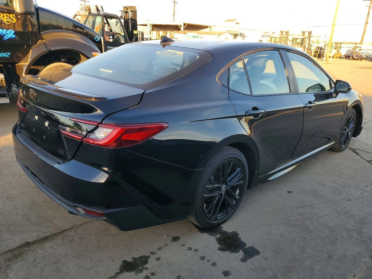 2025 Toyota Camry Xse - Фото 3