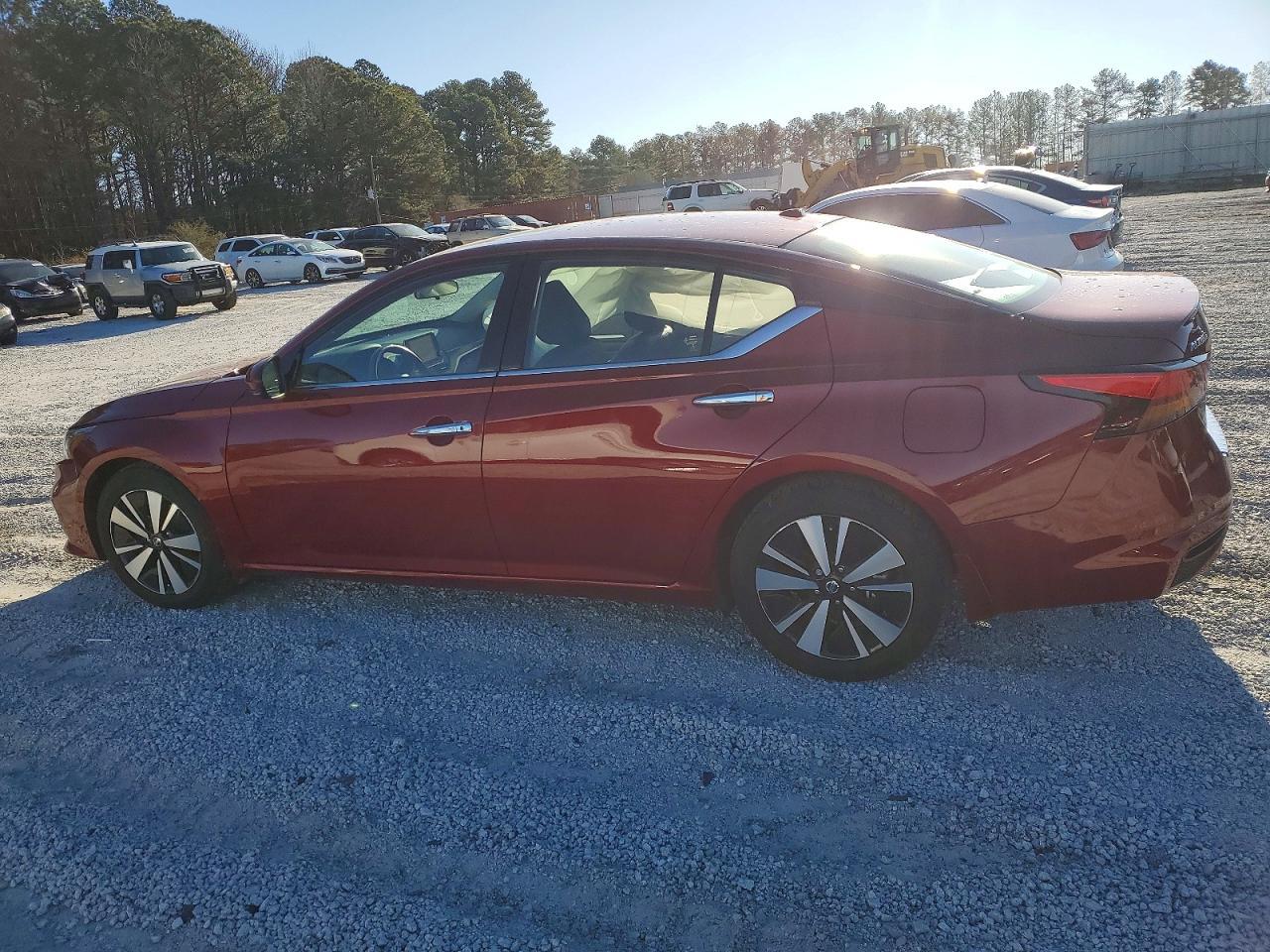 2021 Niss Altima - Фото 2