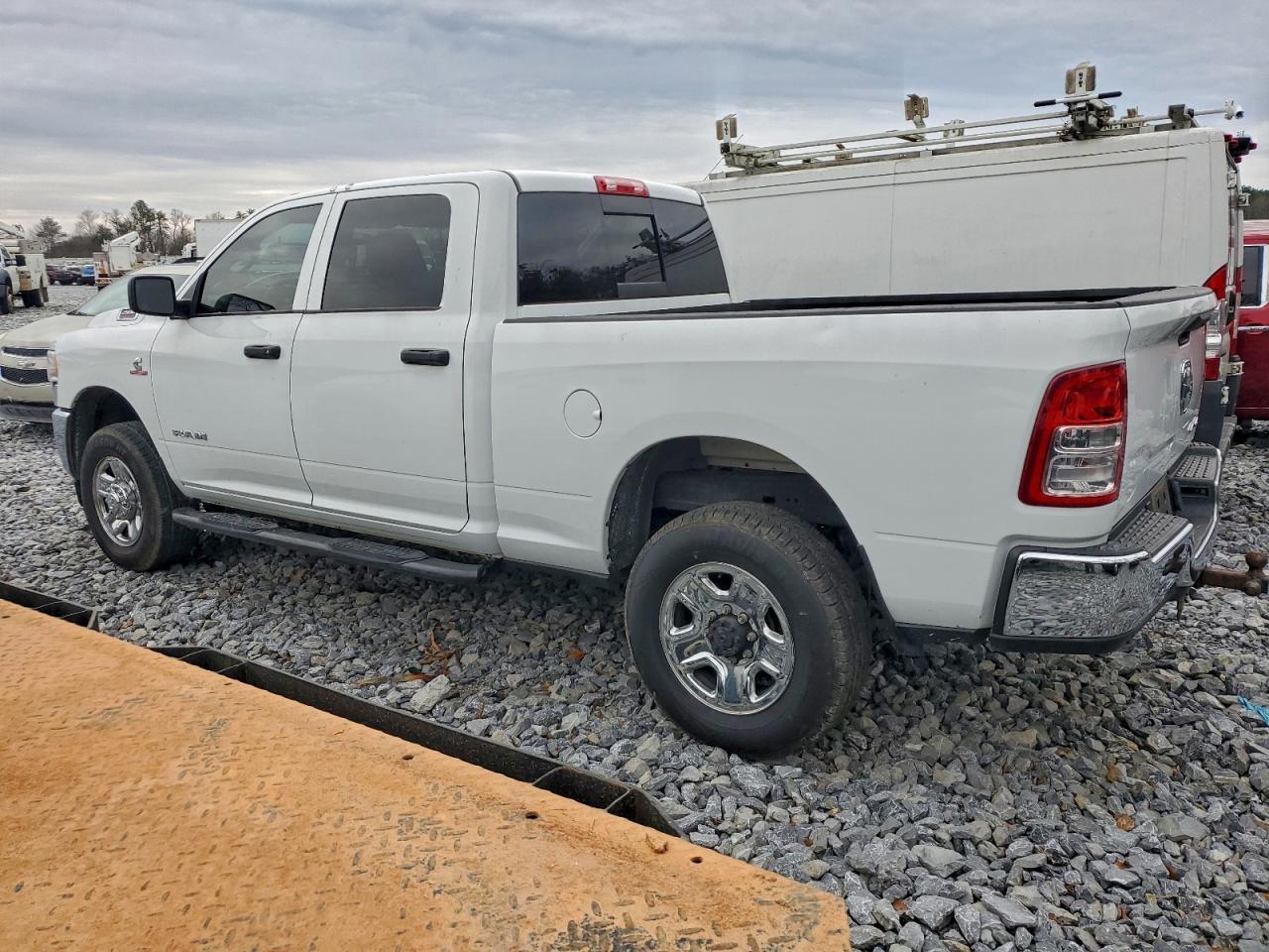 2022 Ram 2500 Tradesman - Фото 2