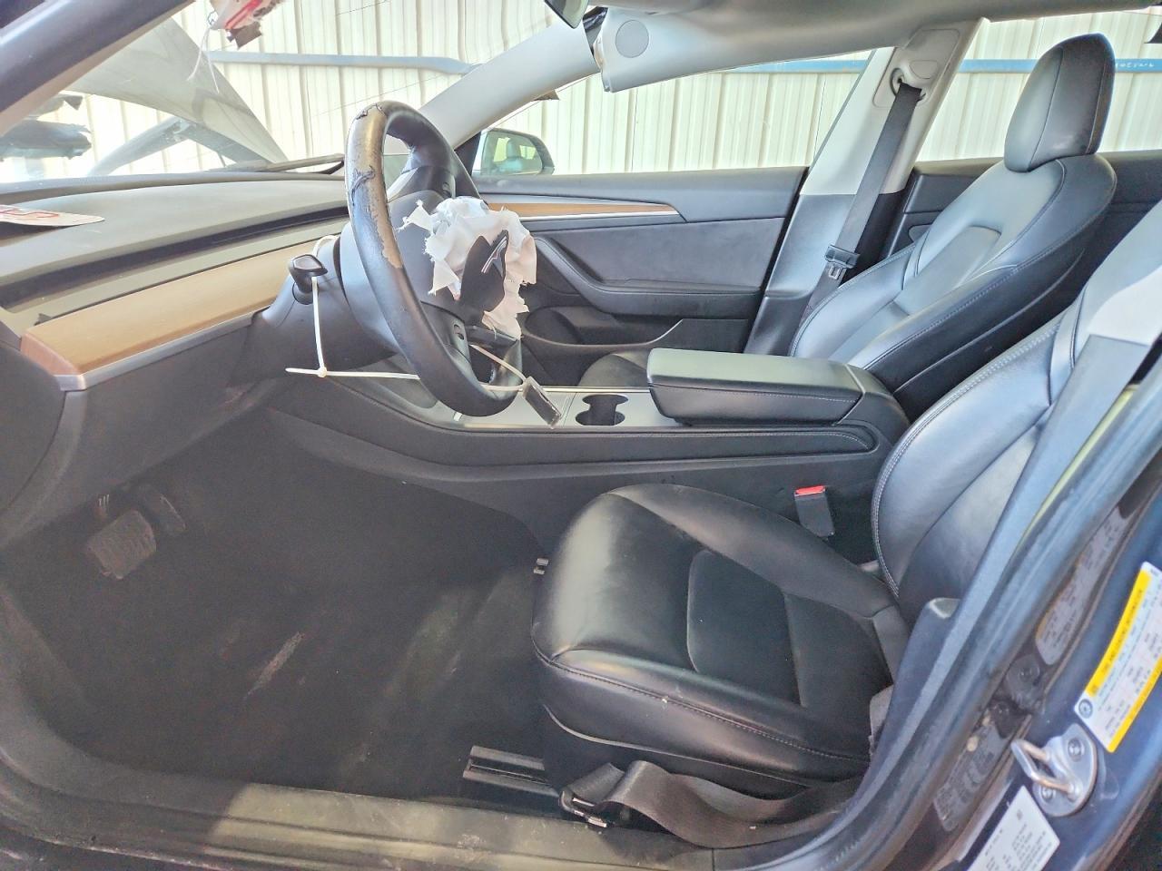 2022 Tesla Model 3 - Image 7