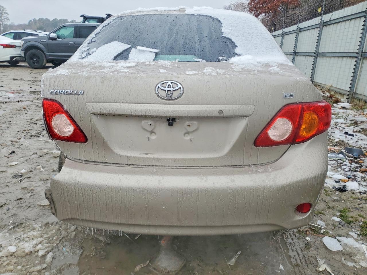 2010 Toyota Corolla Le - Image 6