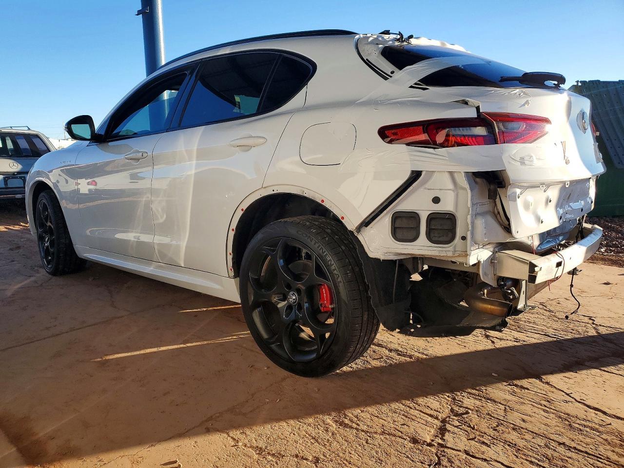 2022 Alfa Romeo Stelvio Ti - Image 2