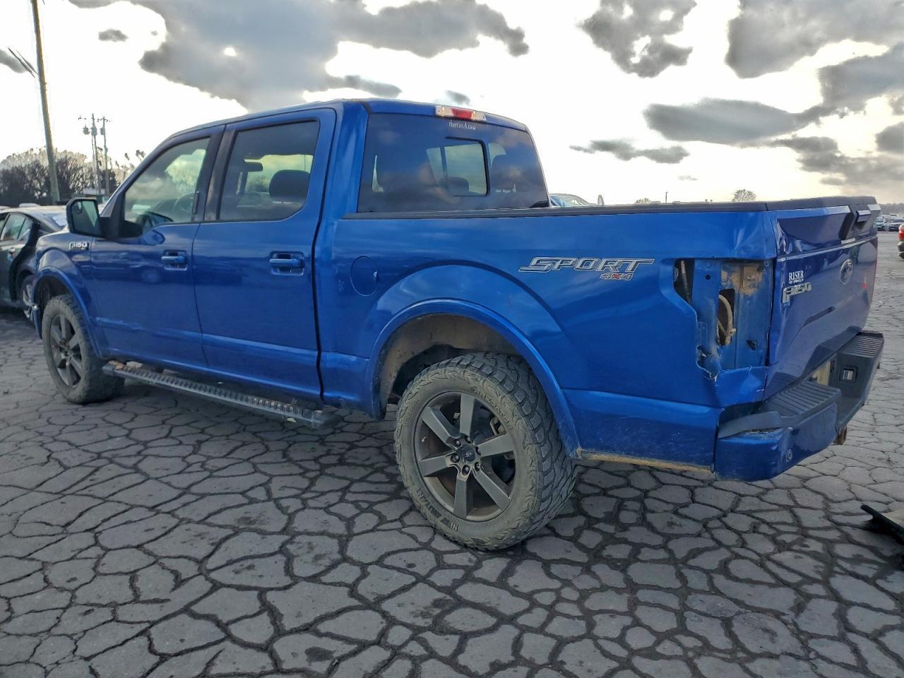 2017 Ford F150 Supercrew - Фото 2