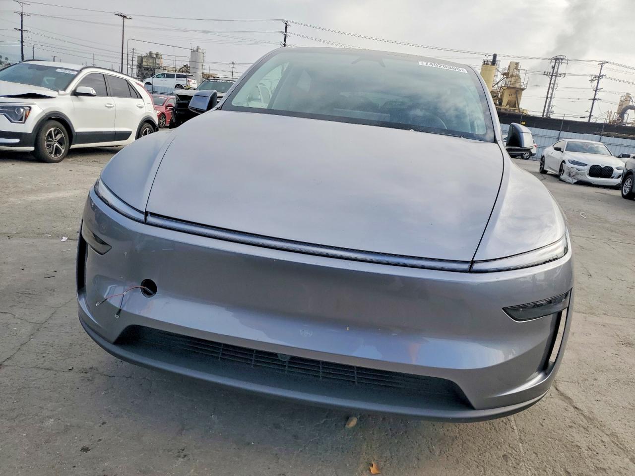 2026 Tesla Model Y - Фото 5