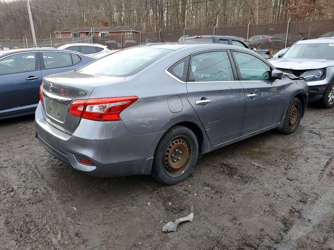 2017 Nissan Sentra S - Фото 3