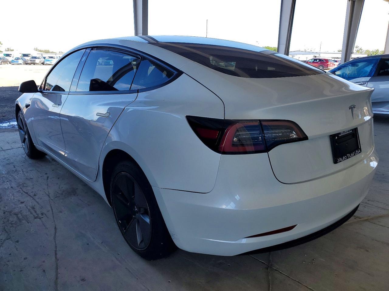 2023 Tesla Model 3 - Фото 2