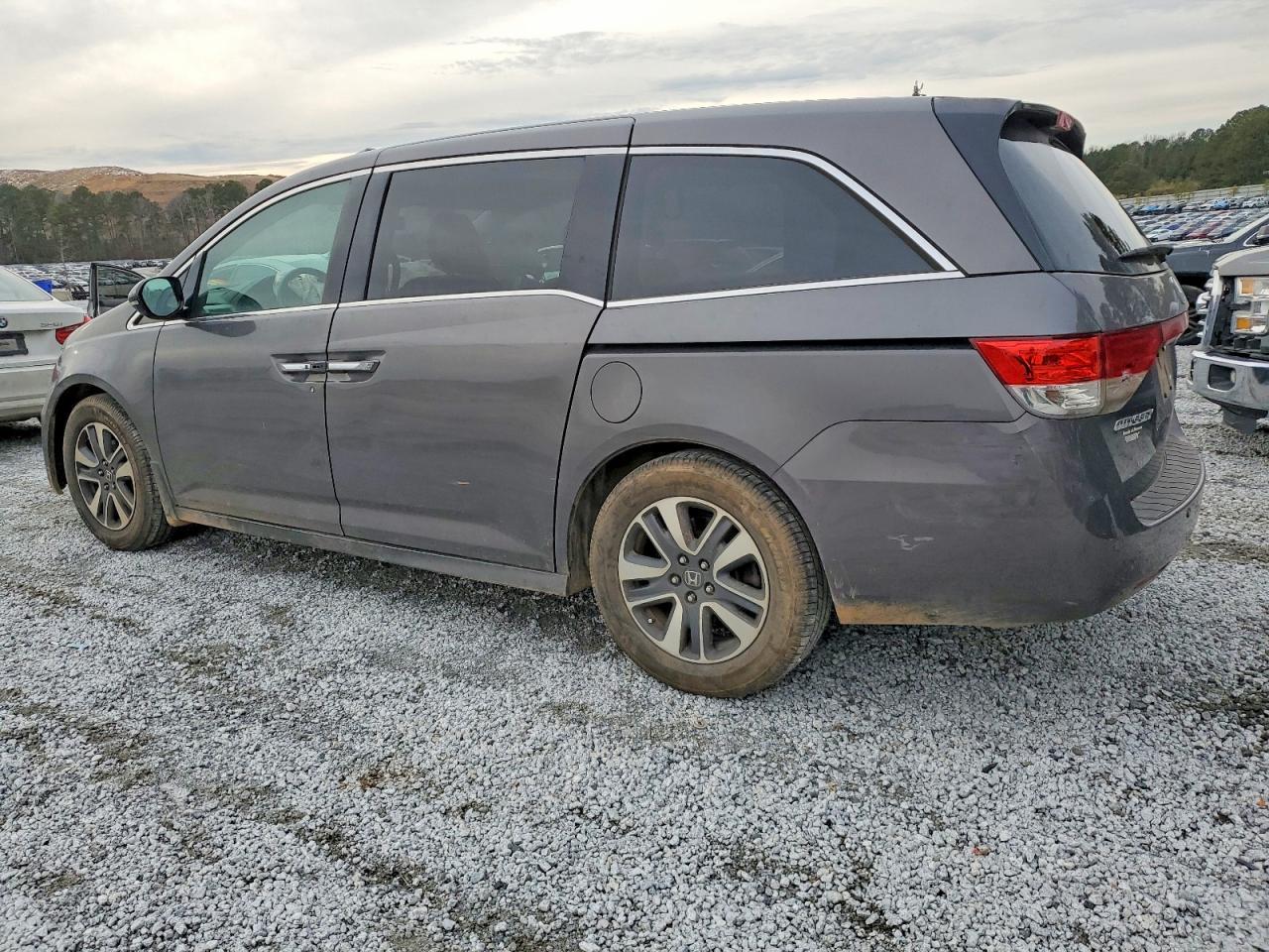 2014 Honda Odyssey Touring - Фото 2