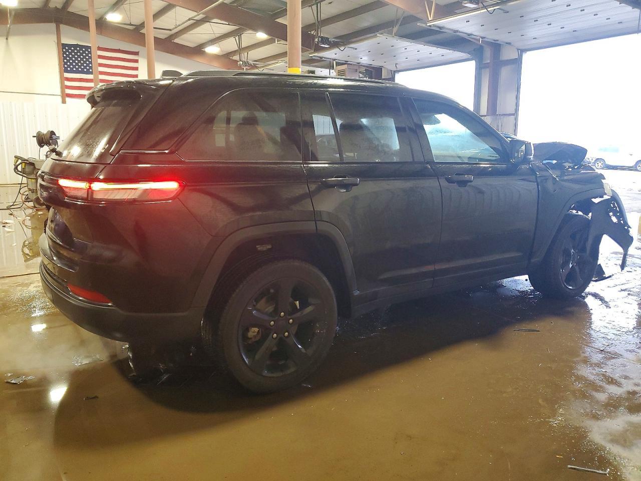 2024 Jeep Grand Cherokee Laredo - Image 3