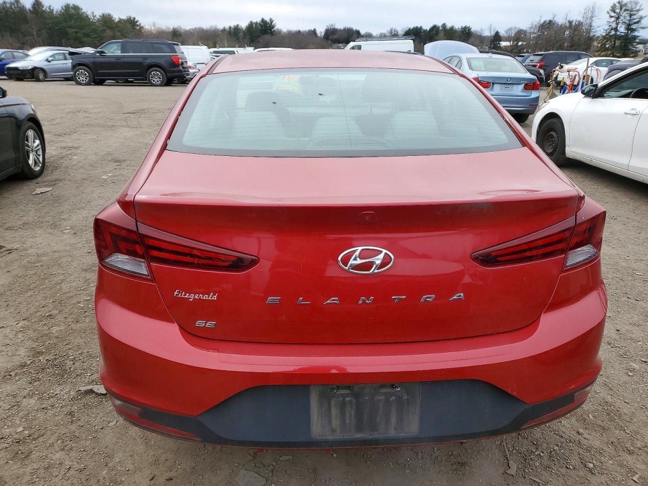 2019 Hyundai Elantra Se - Image 6