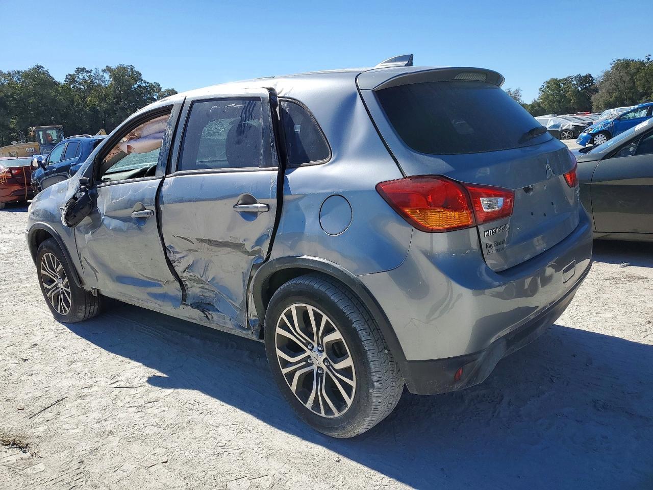 2017 Mitsubishi Outlander Sport Es - Image 2