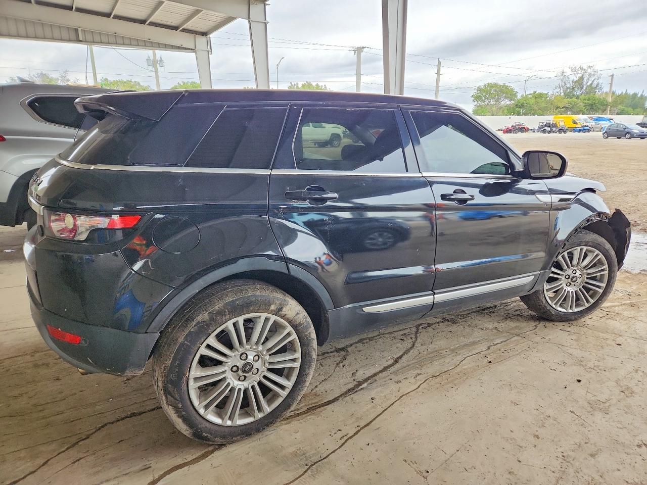 2013 Land Rover Range Rover Evoque Prestige Premium - Image 3