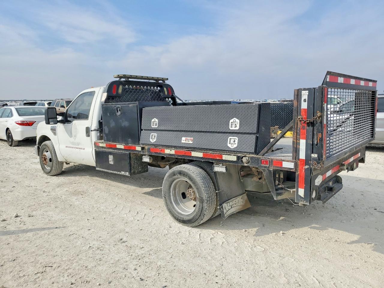 2010 Ford F350 Super Duty - Фото 2