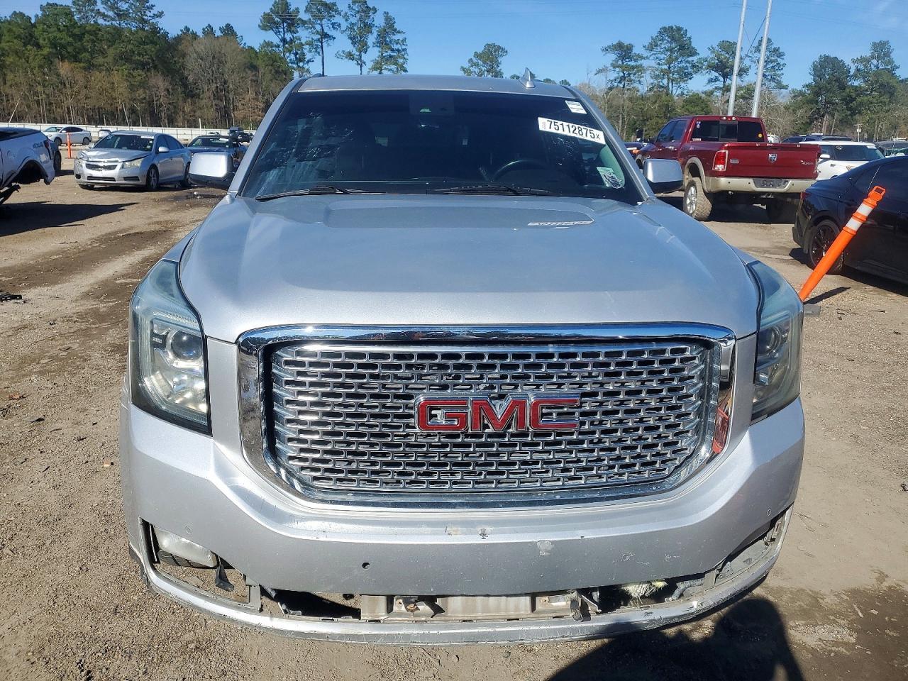 2017 GMC Yukon Xl K1500 Slt - Image 5