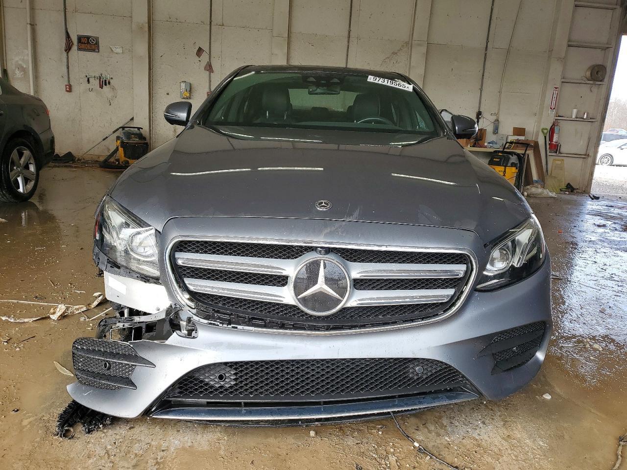 2019 Mercedes-Benz E 300 4Matic - Фото 5