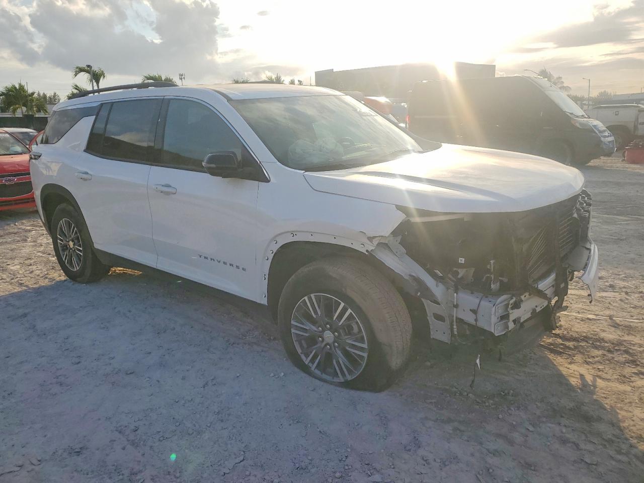 2025 Chevrolet Traverse Lt - Фото 4