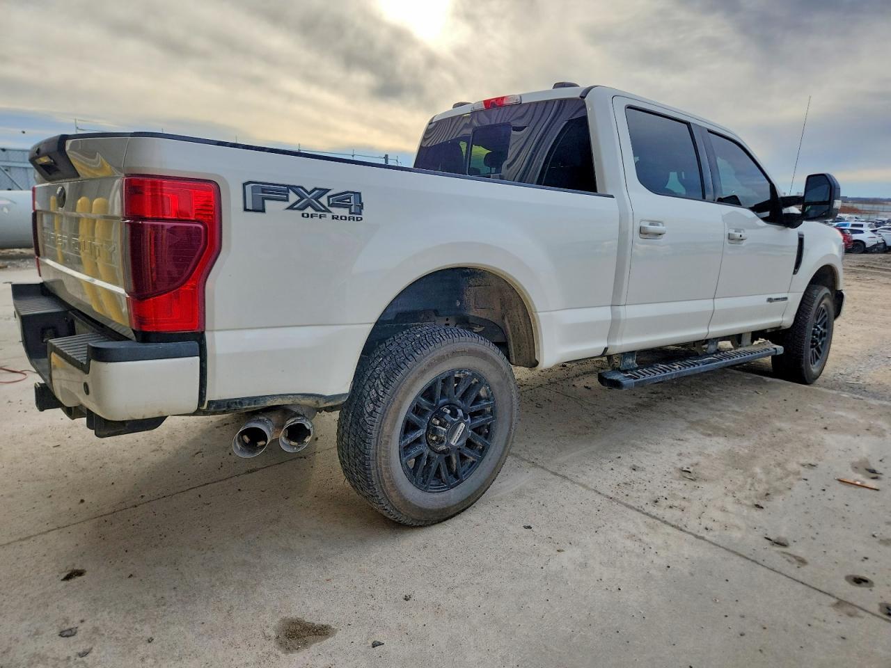 2021 Ford F350 Super Duty - Фото 3