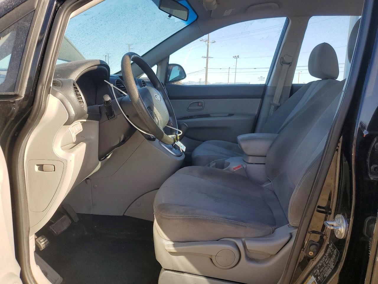 2008 Kia Rondo Lx - Image 7