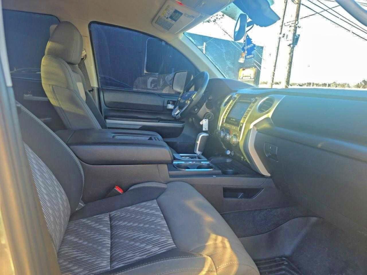 2018 Toyota Tundra Crewmax Sr5 - Image 5