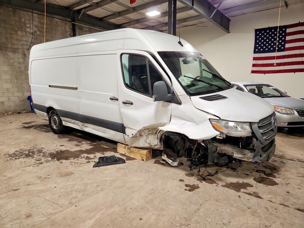 2021 Mercedes Benz Sprinter Delivery Van - Фото 4