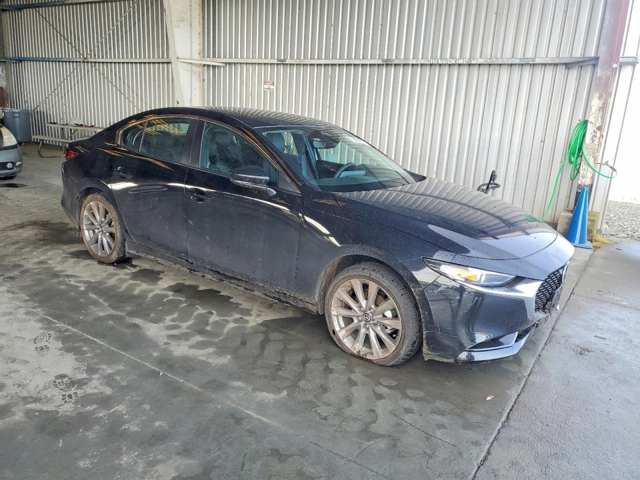 2025 Mazda 3 Preferred - Фото 4