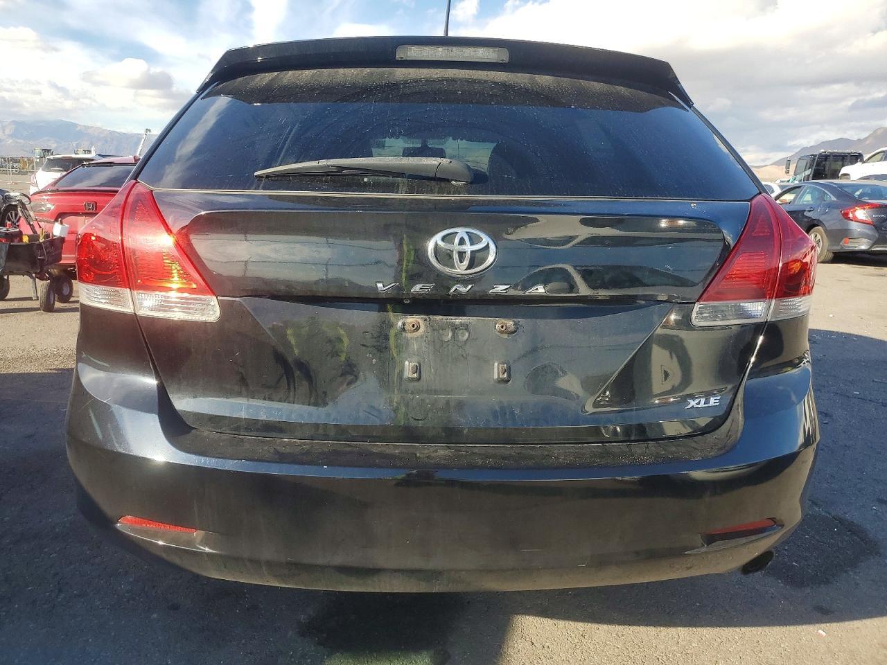 2014 Toyota Venza Le - Image 6