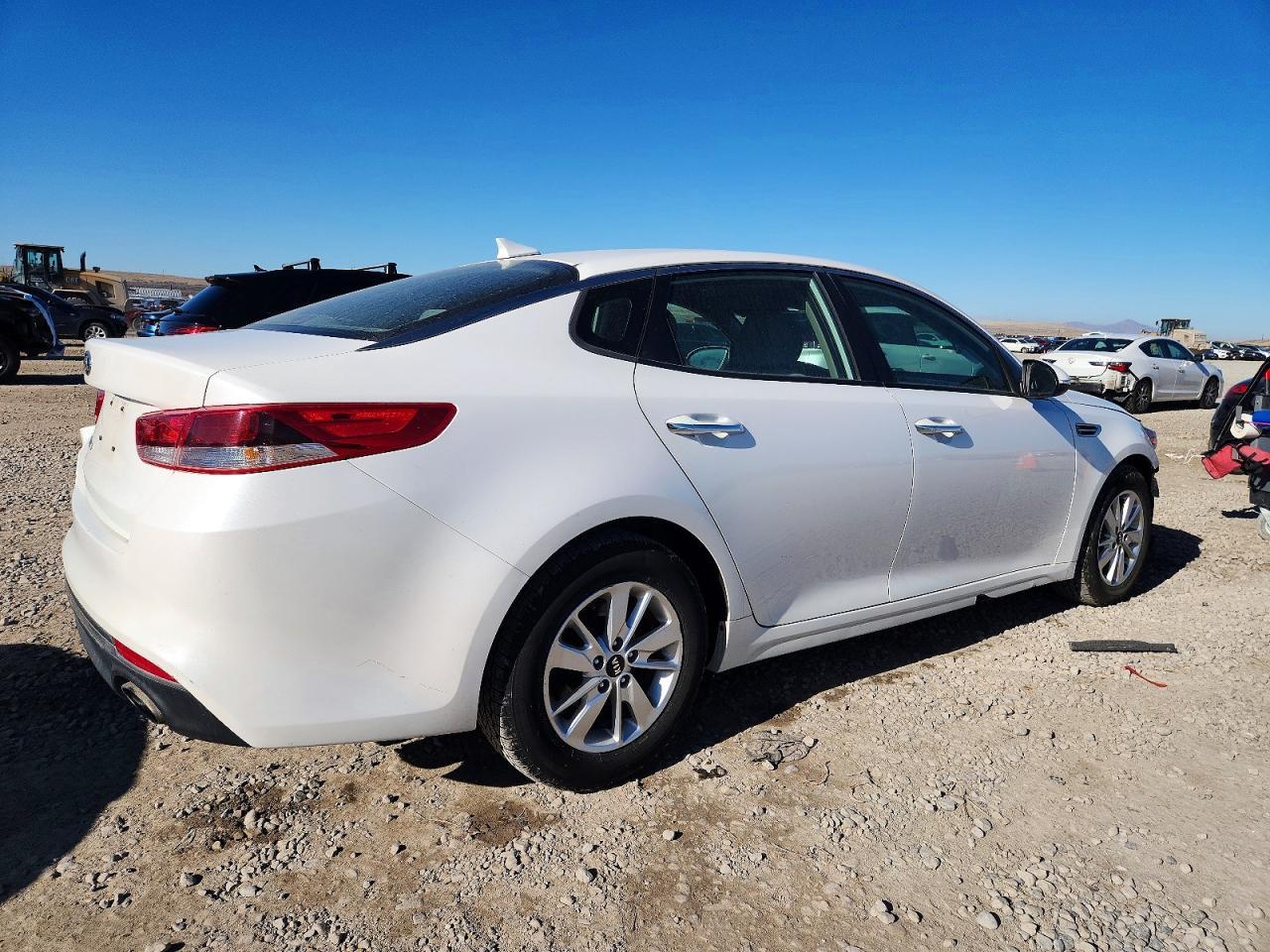 2016 Kia Optima Lx - Фото 3