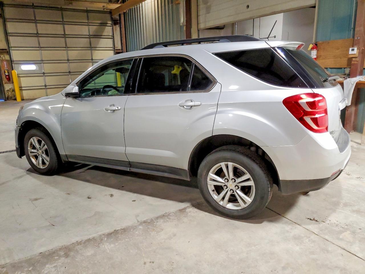 2016 Chevrolet Equinox Lt - Image 2