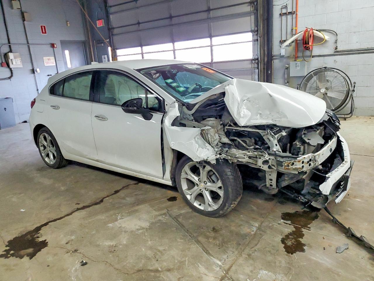2017 Chevrolet Cruze Premier - Фото 4