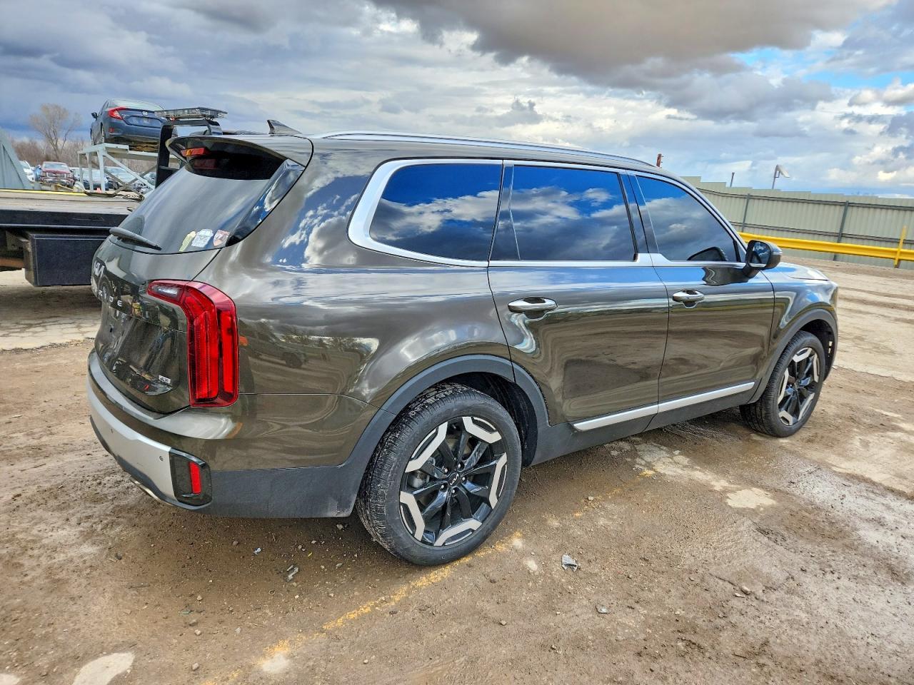 2024 Kia Telluride S - Image 3
