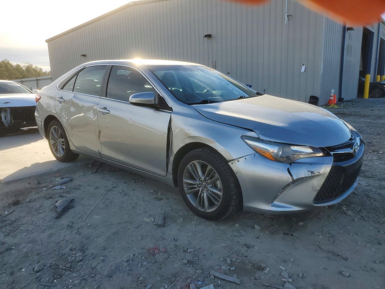 2017 Toyota Camry Le - Фото 4